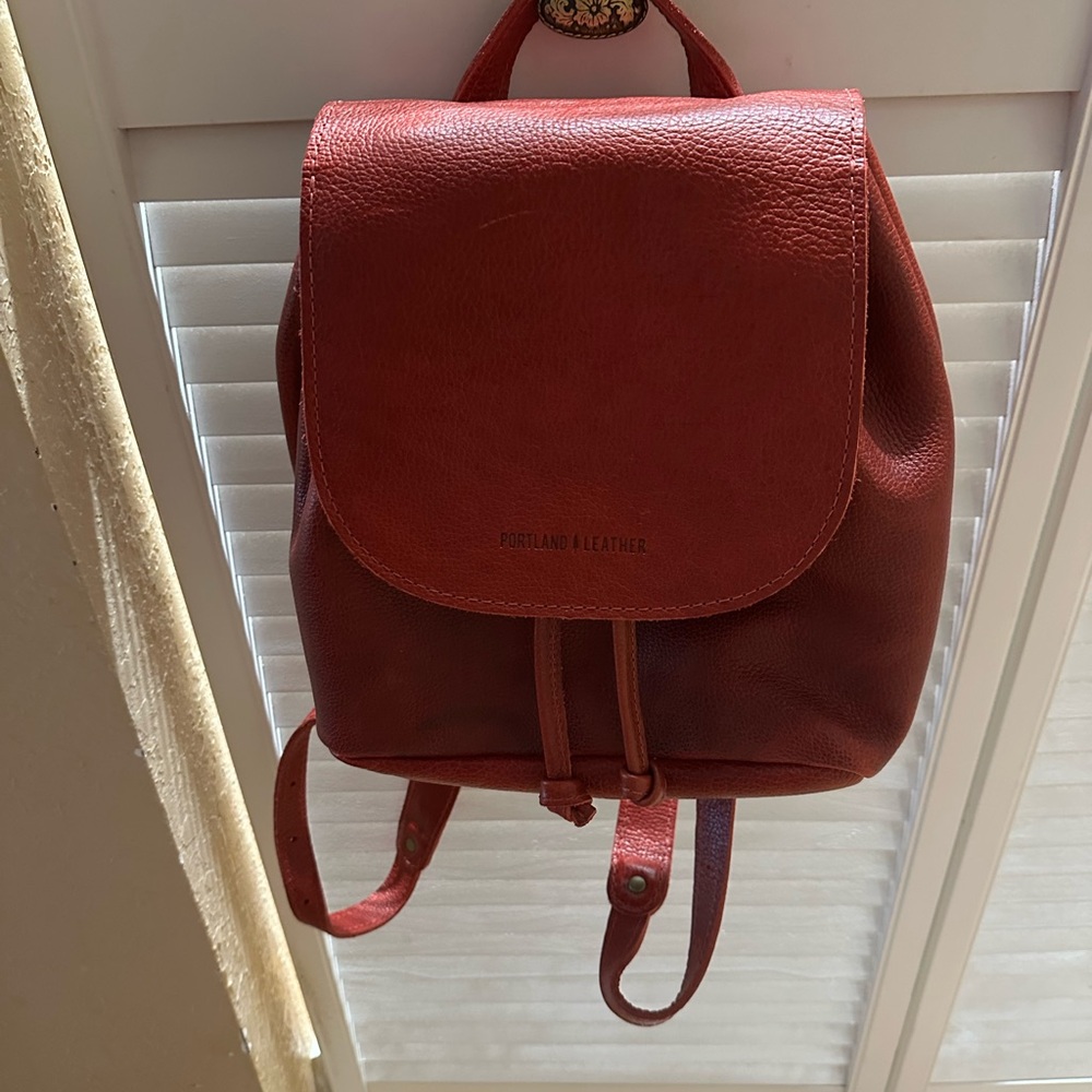 Portland Leather Chili Ted Bucket Backpack